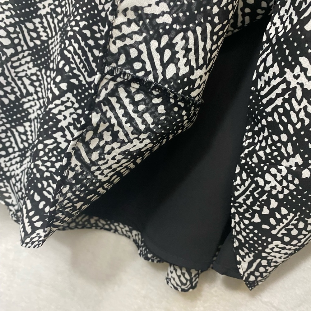 Alfani Black and White Geometric flare Skirt women’s size M - Picture 3 of 9